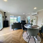 Casa de Férias Luxchalet Ella Mit Aussicht Auf Ijssel Im Mit Pool Und Holland Niederlande