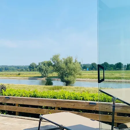 度假居 Luxchalet Ella Mit Aussicht Auf Ijssel Im Mit Pool Und Holland Niederlande