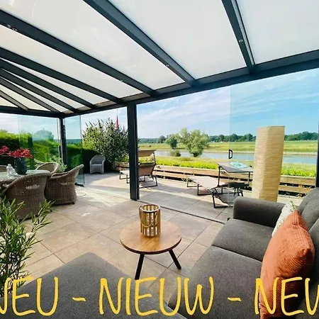 Luxchalet Ella Mit Aussicht Auf Ijssel Im Mit Pool Und Holland Niederlande 度假居 Lathum