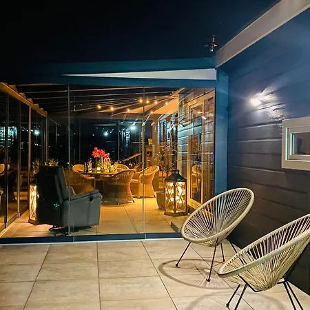 度假居 Luxchalet Ella Mit Aussicht Auf Ijssel Im Mit Pool Und Holland Niederlande