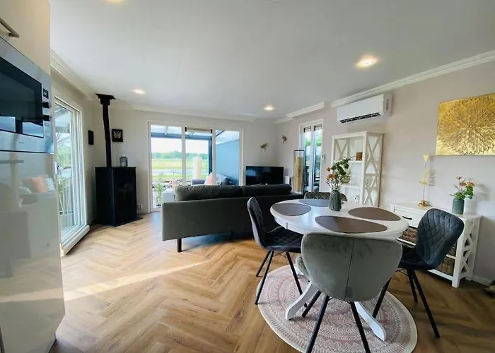 Vakantiehuis Luxchalet Ella Mit Aussicht Auf Ijssel Im Mit Pool Und Holland Niederlande