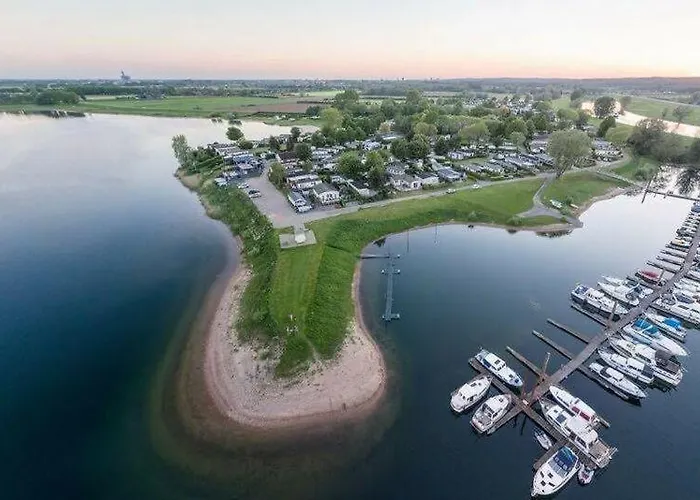 Vakantiehuis Luxchalet Ella Mit Aussicht Auf Ijssel Im Mit Pool Und Holland Niederlande *