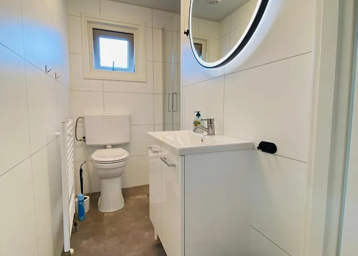 Semesterbostad Luxchalet Ella Mit Aussicht Auf Ijssel Im Mit Pool Und Holland Niederlande *