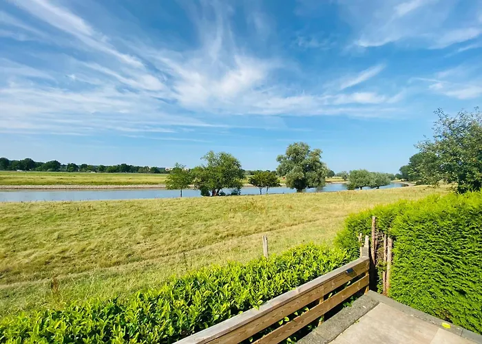 Luxchalet Ella Mit Aussicht Auf Ijssel Im Mit Pool Und Holland Niederlande Semesterbostad Lathum